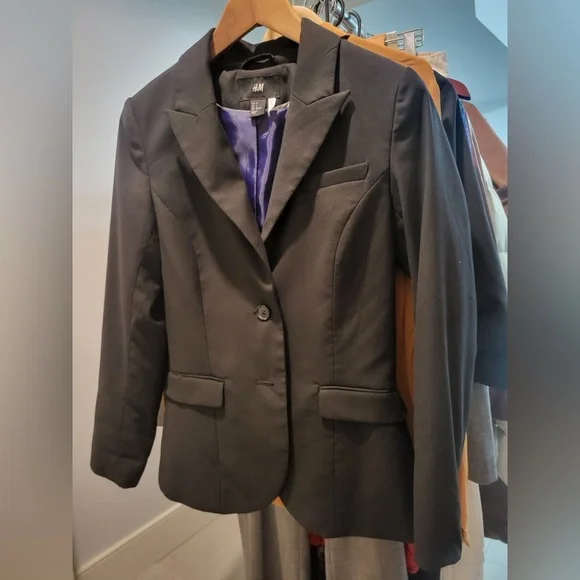 H&M Black Blazer - Picture 5 of 6